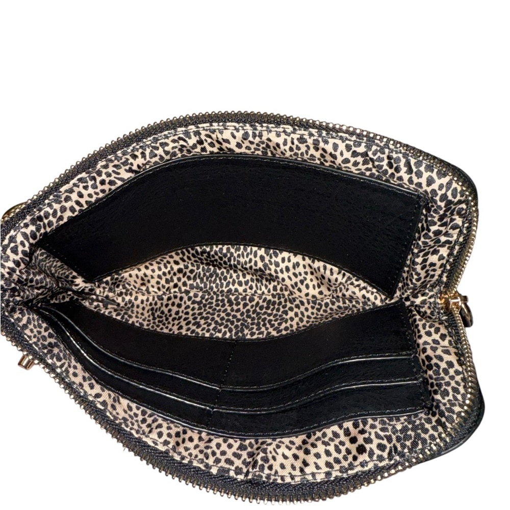 š„3/$20š„ Black Leather Wristlet - Picture 4 of 7